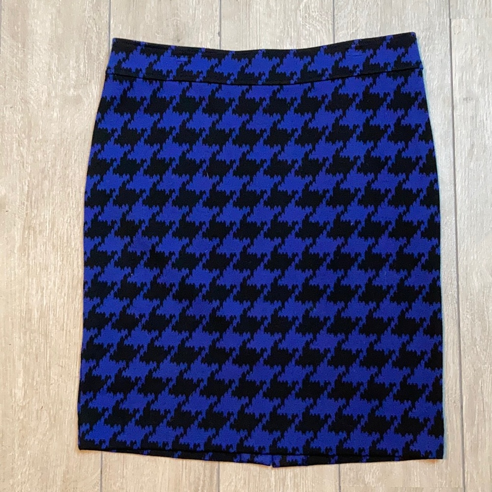 Houndstooth Pencil Skirt